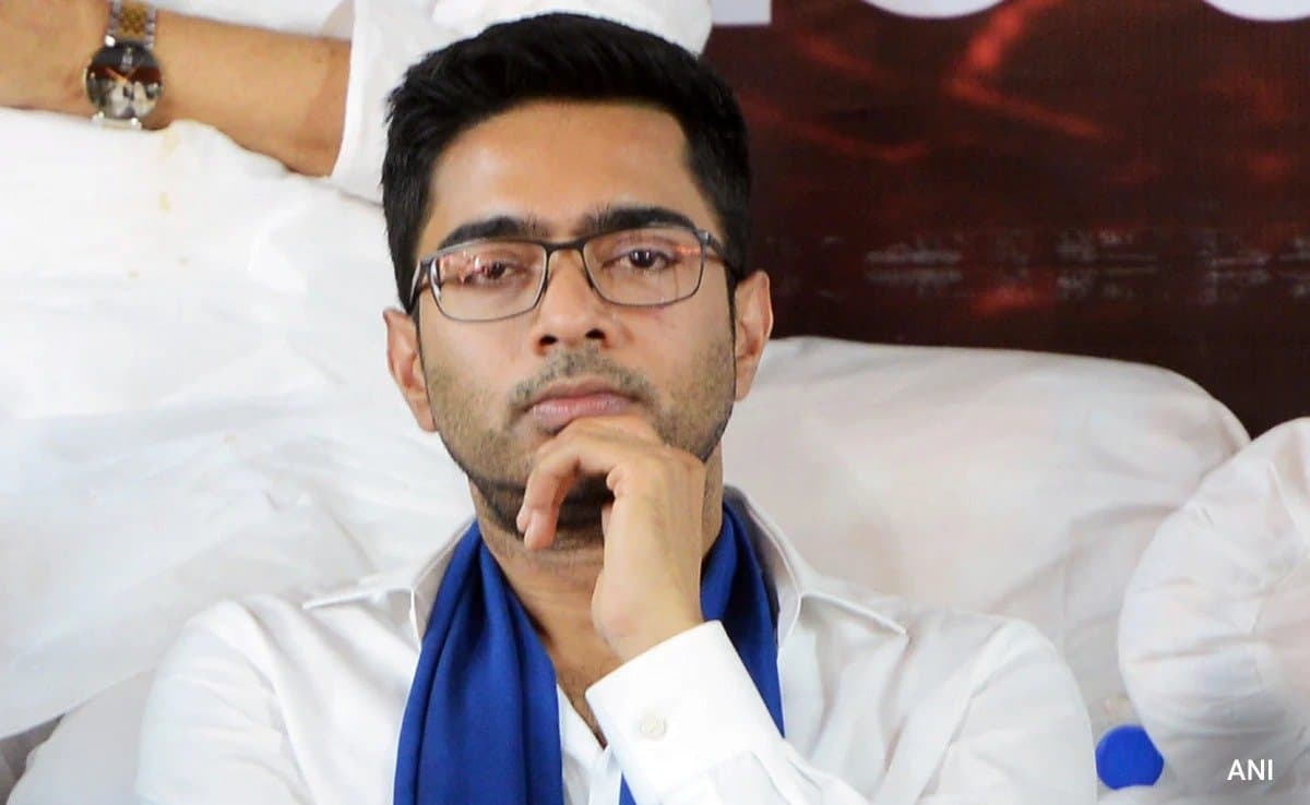 Abhishek in the meeting to decide the strategy for the Lok Sabha elections