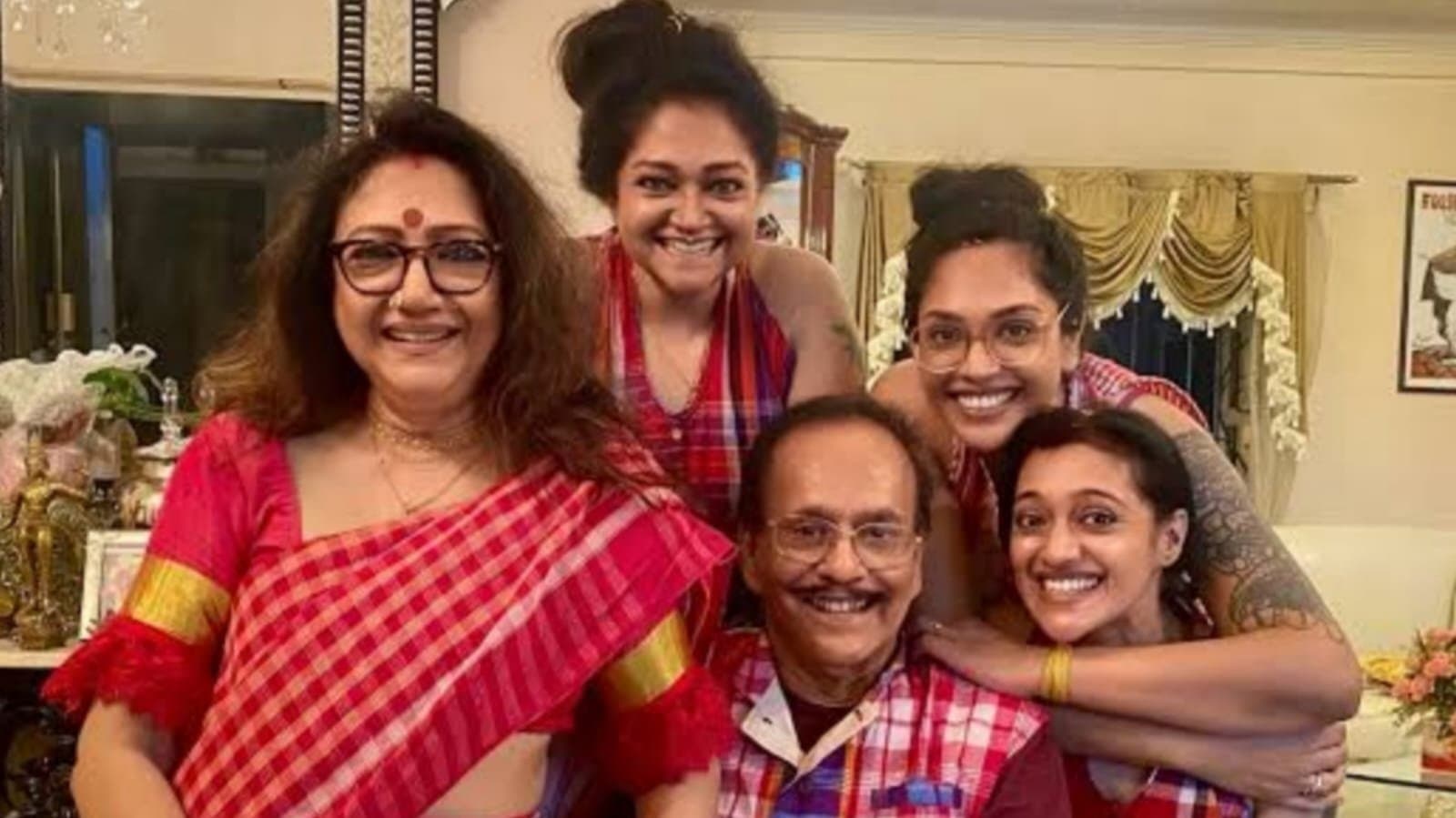 Three daughters of the magician PC Sarkar Junior are getting married together 