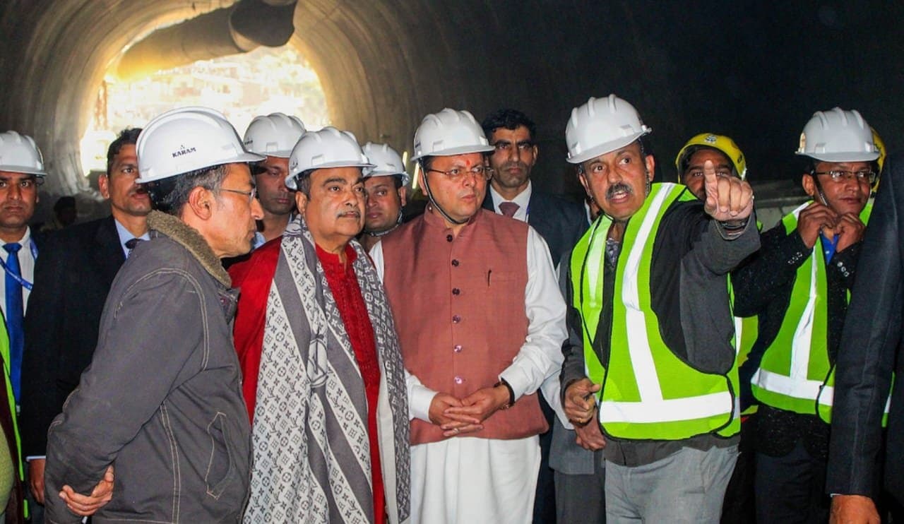 Uttarakhand Tunnel Collapse: শ্রমিকদের নিরাপত্তাই প্রধান লক্ষ্য, উত্তরাখণ্ডের টানেলের উদ্ধারকার্যের আপডেট দিলেন নীতিন গড়কড়ি