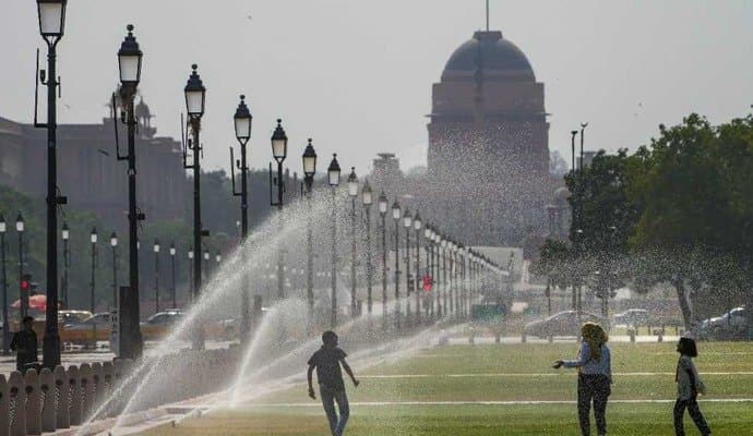 HEATWAVE: চলবে তাপপ্রবাহ, রাজধানীতে জারি ‘রেড অ্যালার্ট’