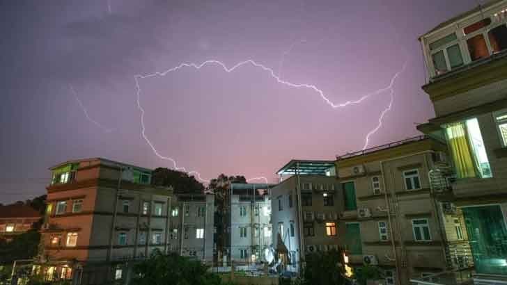 Hongkong: হংকংয়ে এক রাতে ১০ হাজার বজ্রপাত