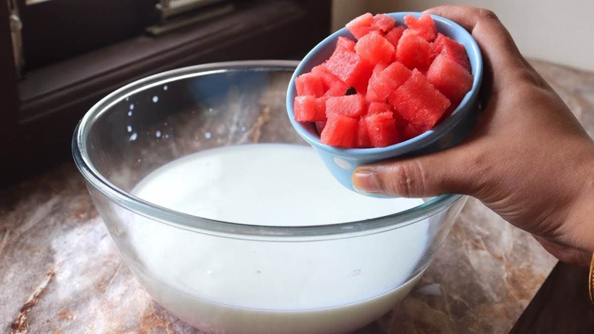 Never eat these foods with milk