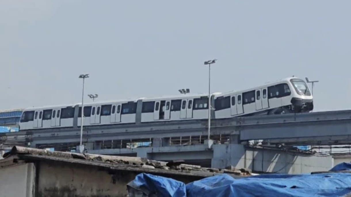 লাইনচ্যুত মনোরেল, ভয়ঙ্কর ছবি প্রকাশ্যে