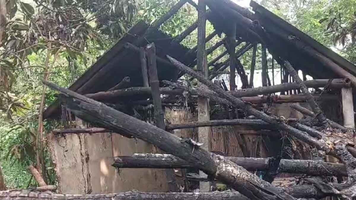 brothoer wanted money, elder sister denied, he set the house on fire gnr 