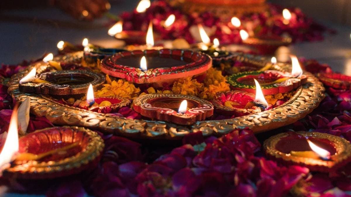 Diwali 2025: by seeing these animals on Diwali Night  good luck will come to you 