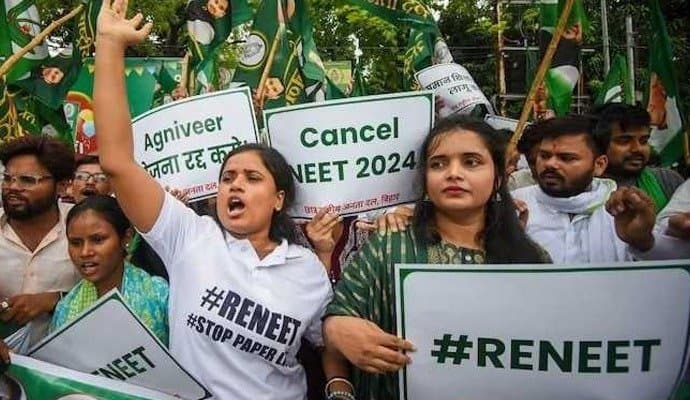NEET Row: নিট মামলার শুনানির আগেই এইমসের ৩ ডাক্তারি পড়ুয়াকে আটক করল সিবিআই 