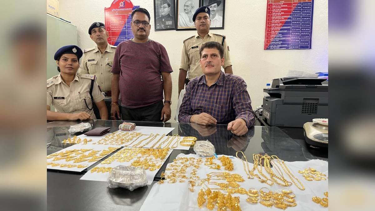 gold jewellery worth 60 lakhs  recovered at Howrah station gnr 