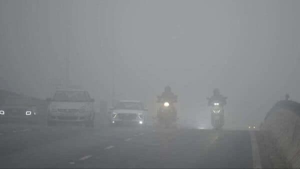 Cold Wave: তীব্র শৈত্যপ্রবাহ, একাধিক রাজ্যে বাড়ল শীতকালীন ছুটি 