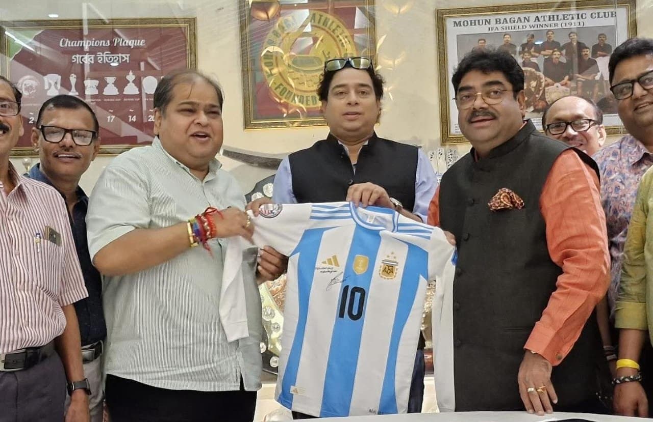 Mohun Bagan Club received a signed jersey from Lionel Messi on his birthday 