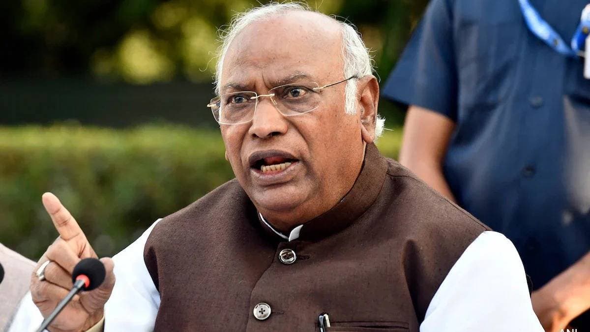 ‘তিনদিন আগে থেকে হামলার খবর ছিল প্রধানমন্ত্রীর কাছে’, বিস্ফোরক দাবি মল্লিকার্জুন খাড়গের