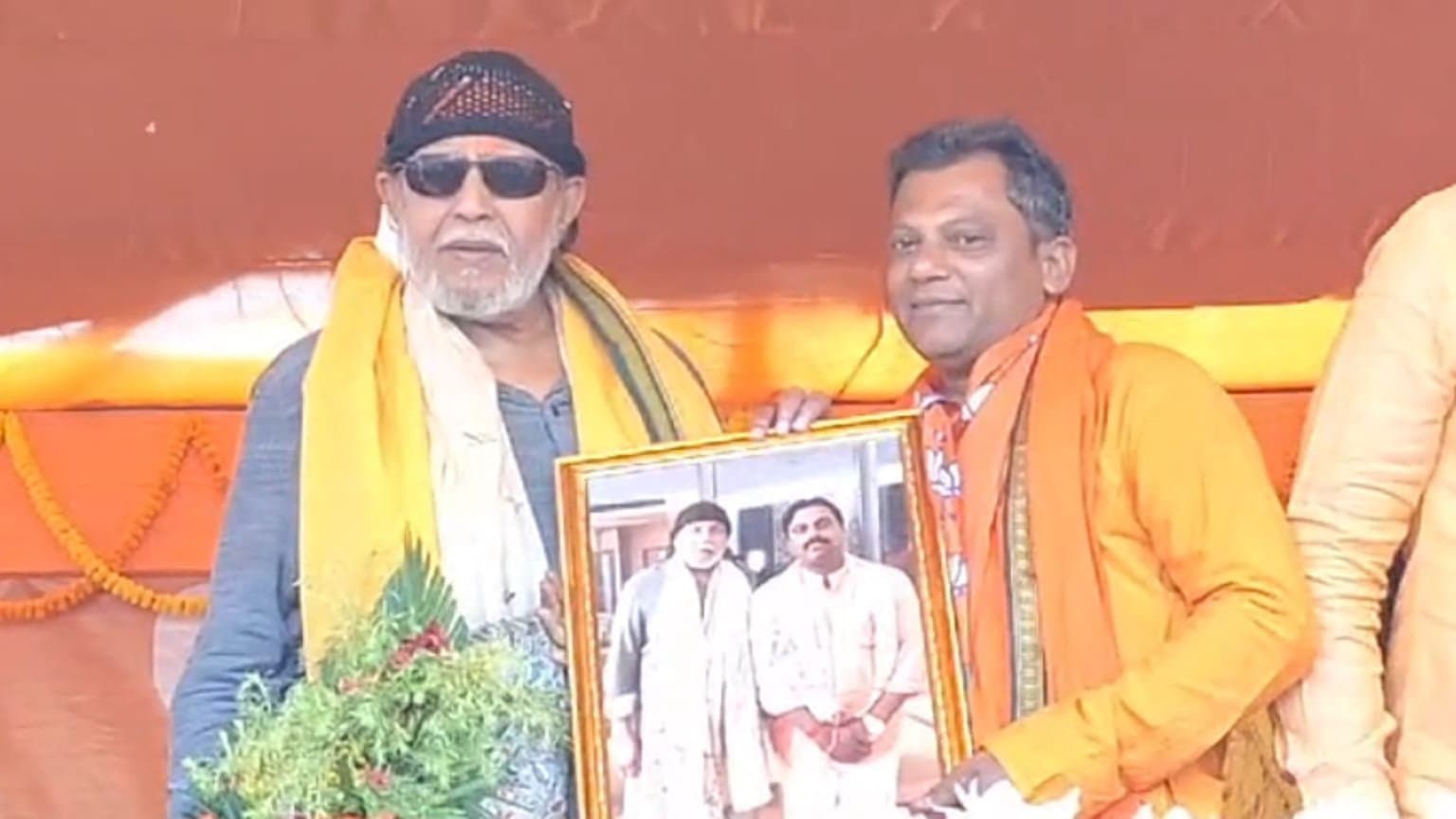 Mithun Chakraborty: "থুথু ফেললে থুতু চাটবো", 'তুফান' সেজে তুফানি ডায়লগ দিয়ে প্রচার মিঠুনের 