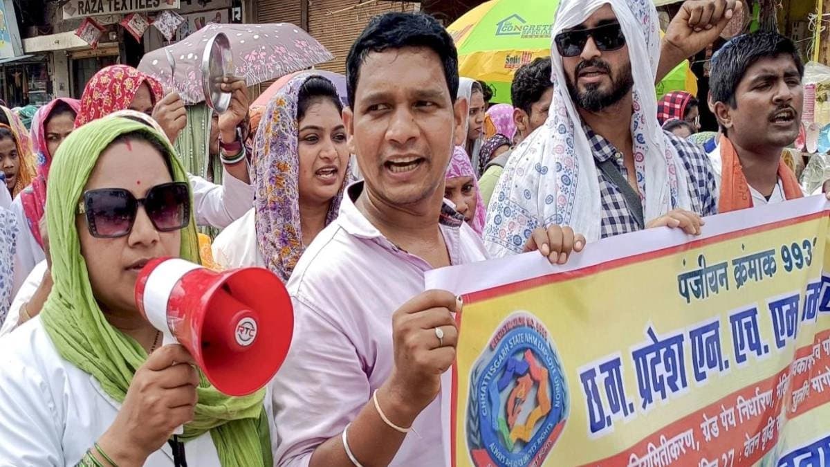 Mass resign of health workers in chattisgarh