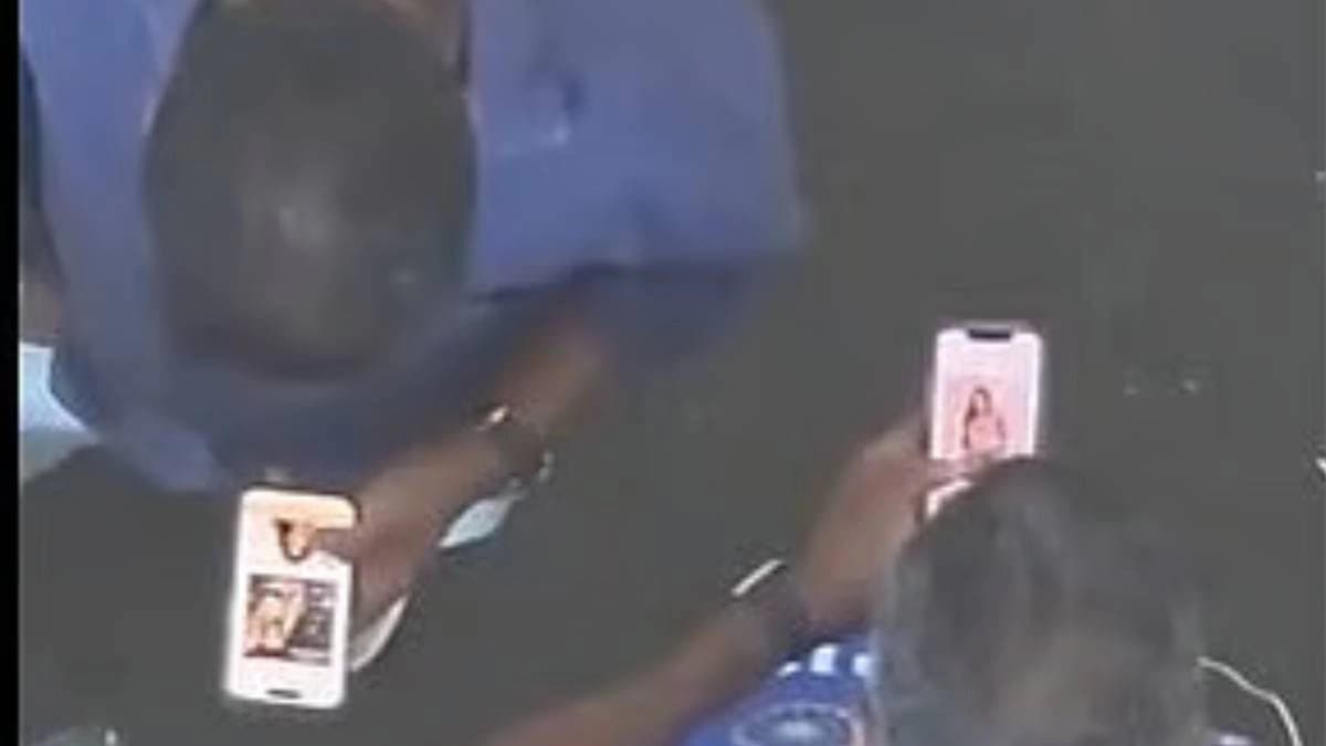 India vs Eng test match indian supporter seen seraching for escorts