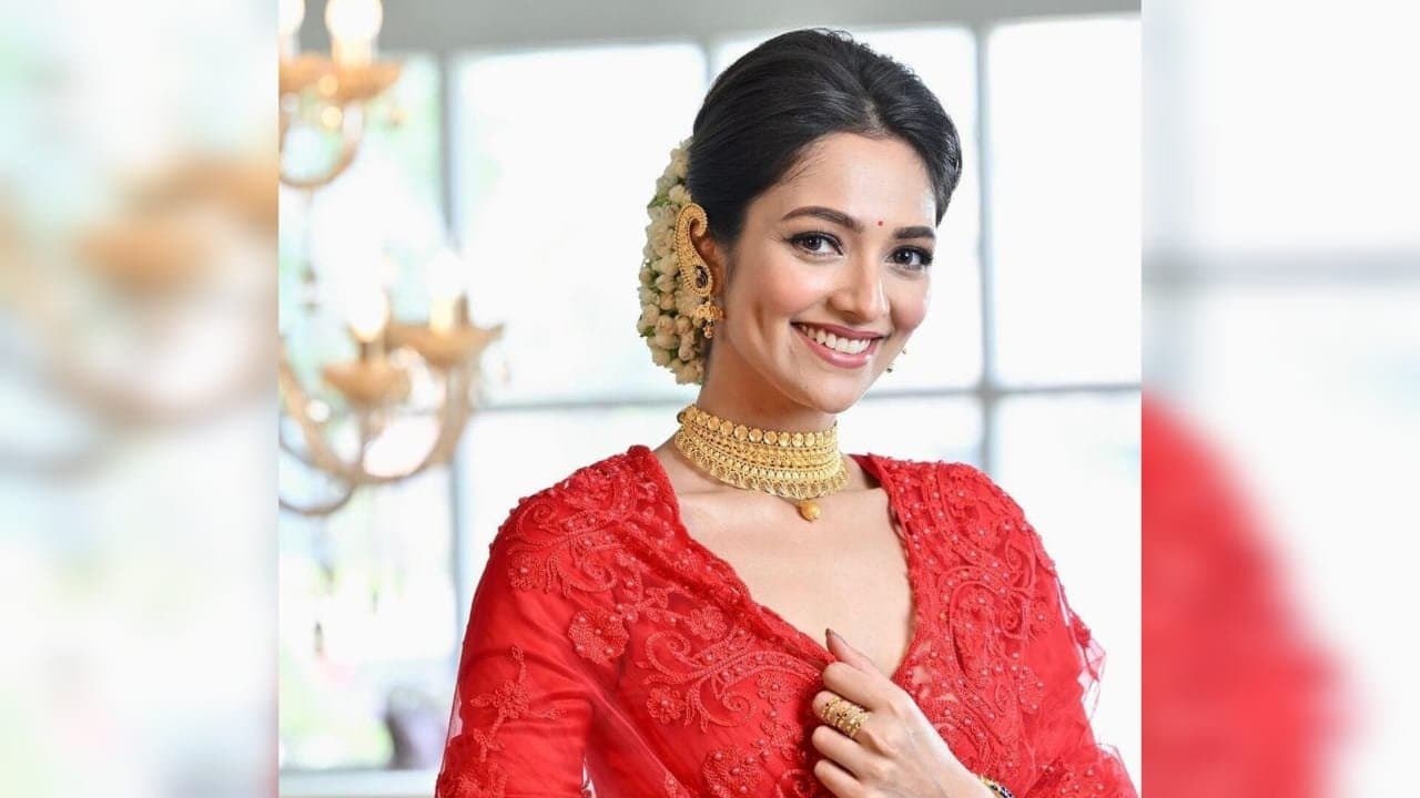 Susmita Chaterjee: দক্ষিণী ছবিতে অভিষেক সুস্মিতার, রহস্যের জালে উঠে আসবে কোন গল্প?