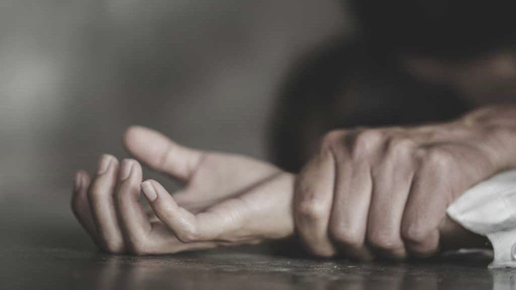 Crime against women, accused tried to kill housewife in joynagar gnr 