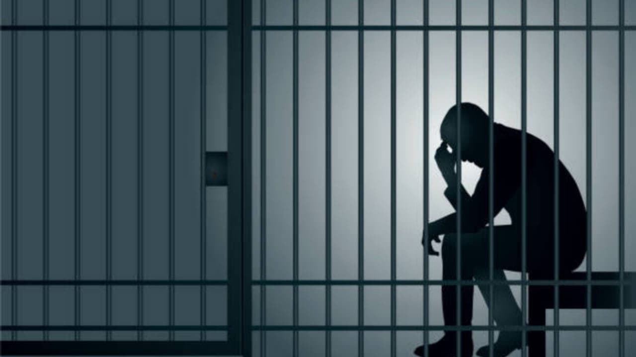 জেলবন্দিদের ফোন ব্যবহারে আরও কঠোর আইন
