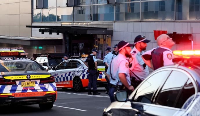 Sydney Mall:‌ সিডনির শপিং মলে ছুরি নিয়ে হামলা, মৃত পাঁচ, পুলিশের গুলিতে খতম হামলাকারী