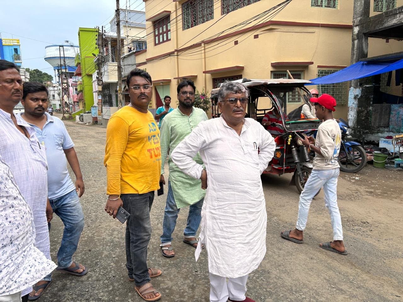  MLA sat on the dharna demanding the improvement of the road
