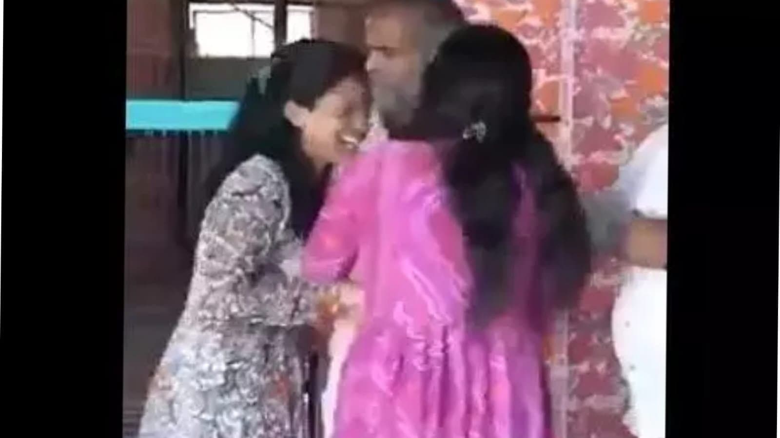 Daughters Recognize Father at Orphanage in Hyderabad then what happened_gnr