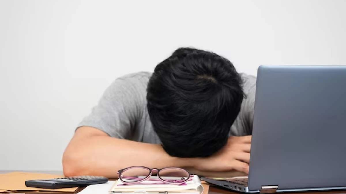 Bank manager dies in work premises note blames work pressure