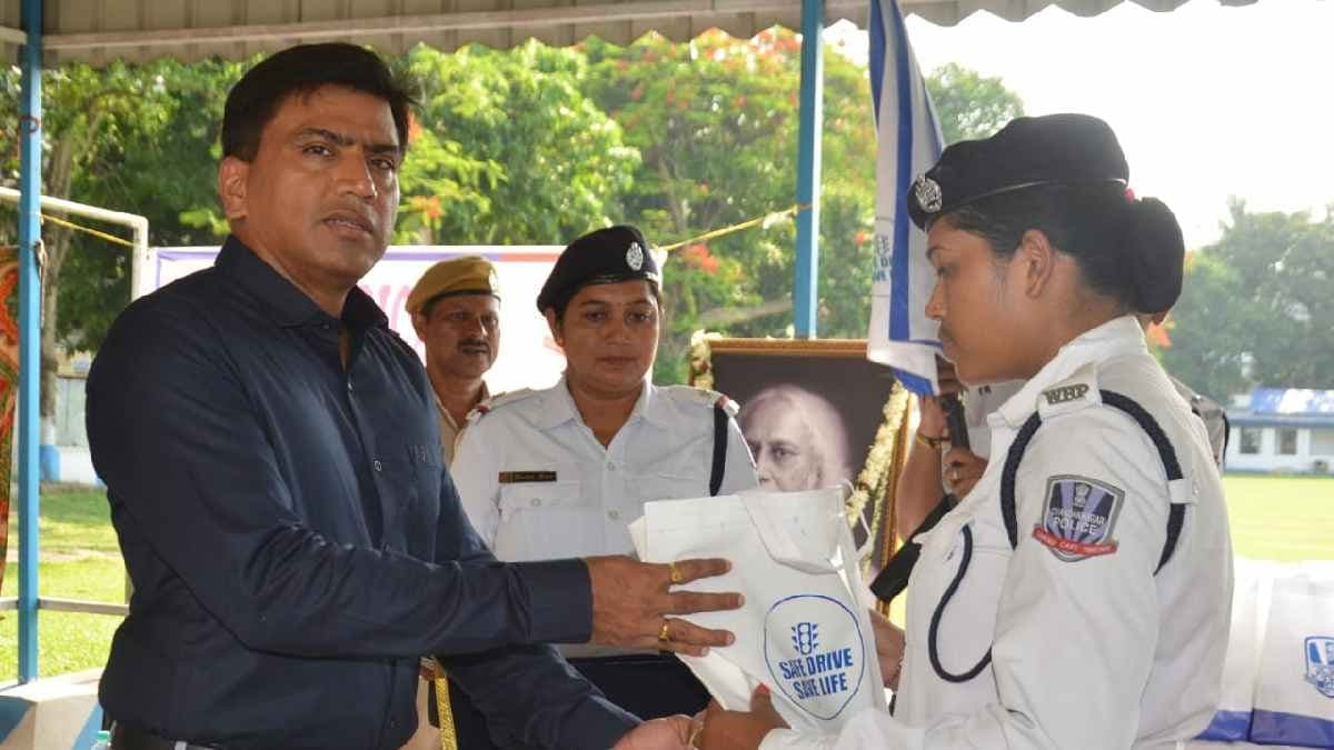 Summer kits given to working traffic police
