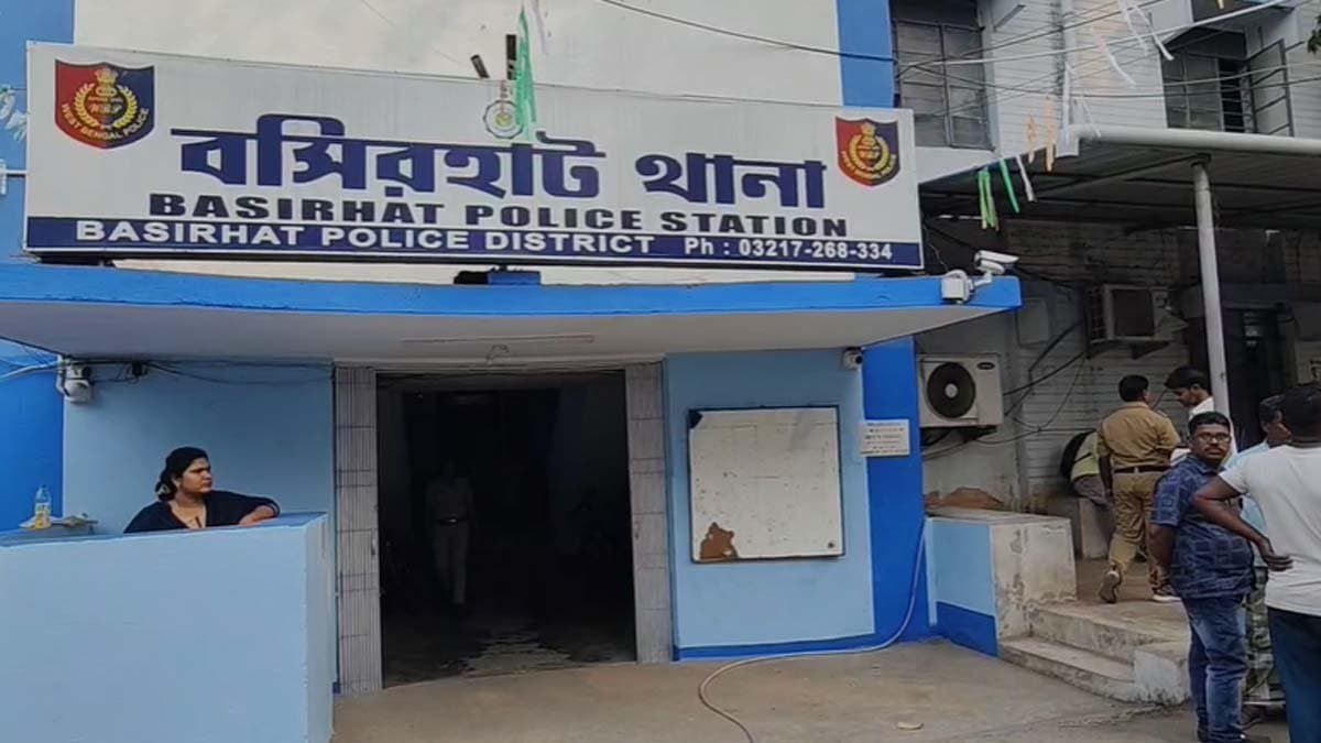 Miscreants looted in the twinkling of an eye from the post office
