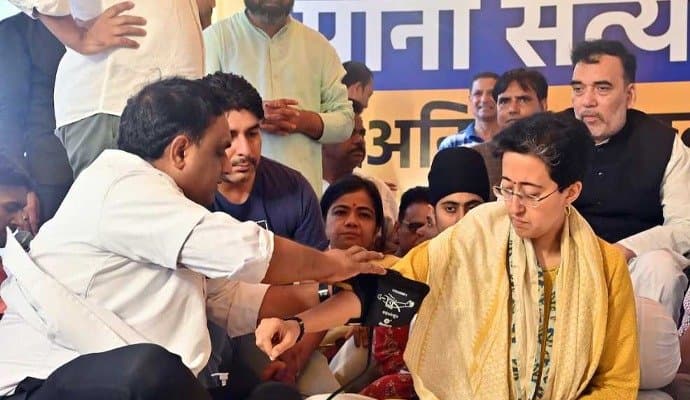 AAP: অনশনে বসে অসুস্থ অতিশী, ভর্তি আইসিইউতে