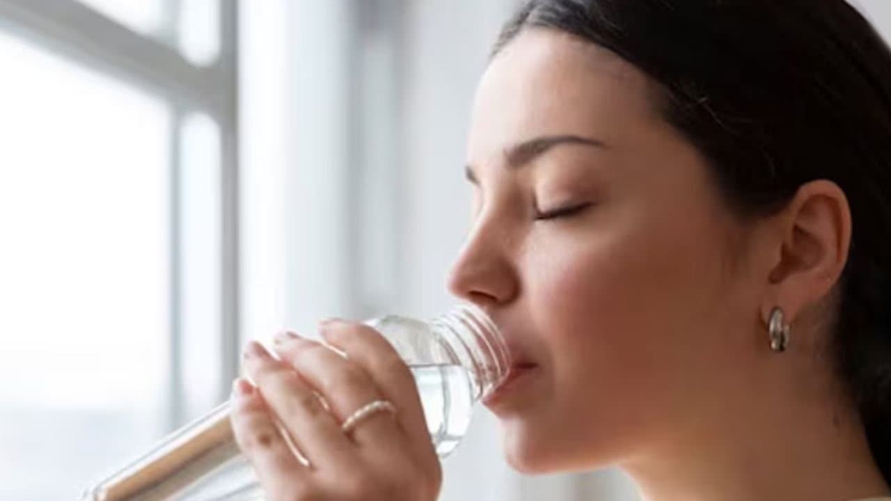 How much water you should drink a day in winter
