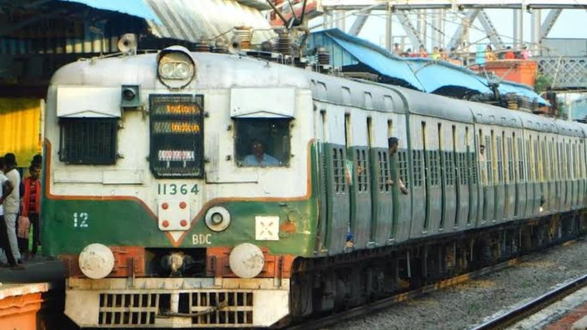 Howrah eight local trains cancelled from Howrah station to tarakeshwar and arambag route gnr