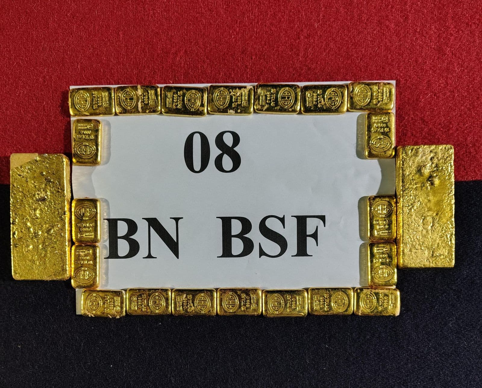 BSF : ভারত-বাংলাদেশ সীমান্ত থেকে ৩.৩ কোটি টাকার সোনা বাজেয়াপ্ত, গ্রেপ্তার ১ 