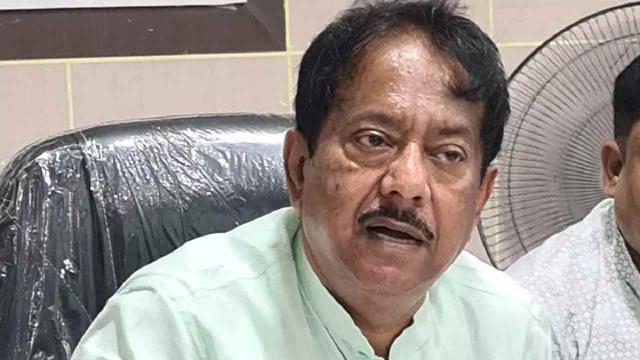 Former Bengal Minister Jyotipriya Mallick Attacked Outside His Salt Lake Home