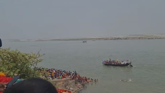 Bihar: বিহারে গঙ্গায় নৌকাডুবি, নিখোঁজ ৪