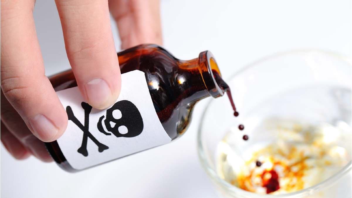 Bizarre: Wife tries to eliminate husband though poisoning during Physical Intimacy