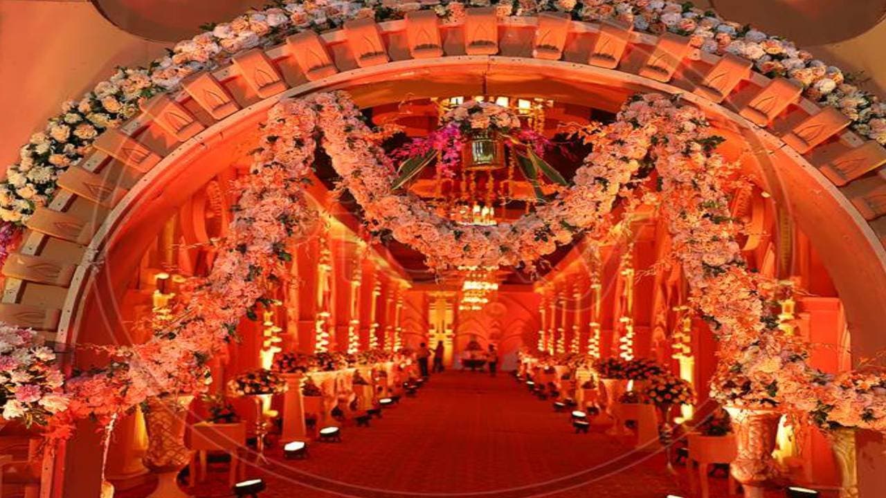 পাত্রীর মা'কে নিয়ে চম্পট দিল পাত্রের বাবা...