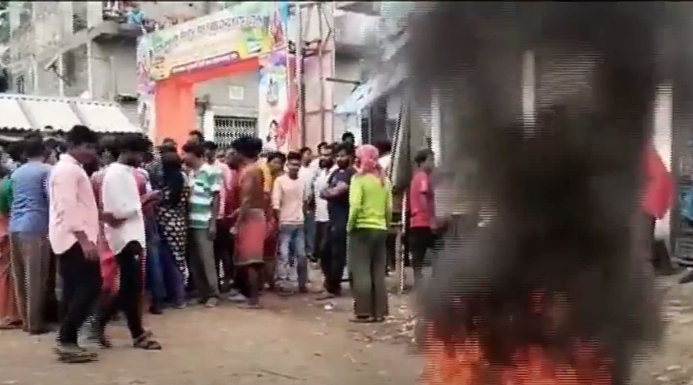 Sandeshkhali: ফের উত্তপ্ত সন্দেশখালি, অভিযোগ সরকারি প্রকল্পের ইট চুরির