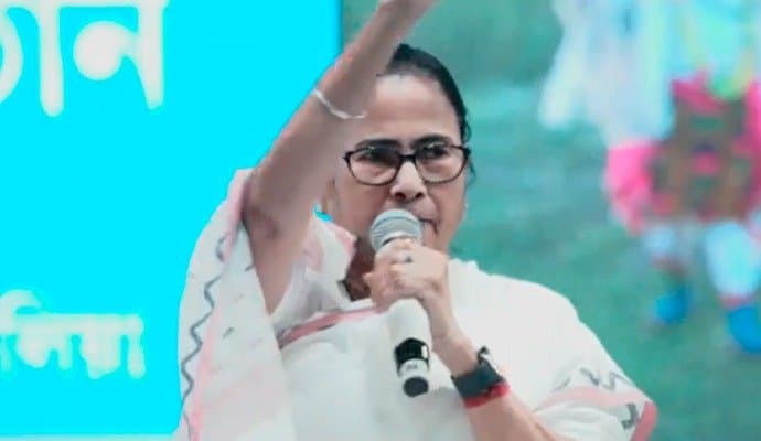 Mamata Banerjee: হয় আমার নীতি মানুন, অন্যথায় অন্য দলে যান, দলীয় নেতা-কর্মীদের বার্তা মমতার 