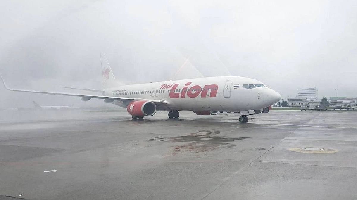 kolkata to bangkok flight faces technical issue while running towards the runway