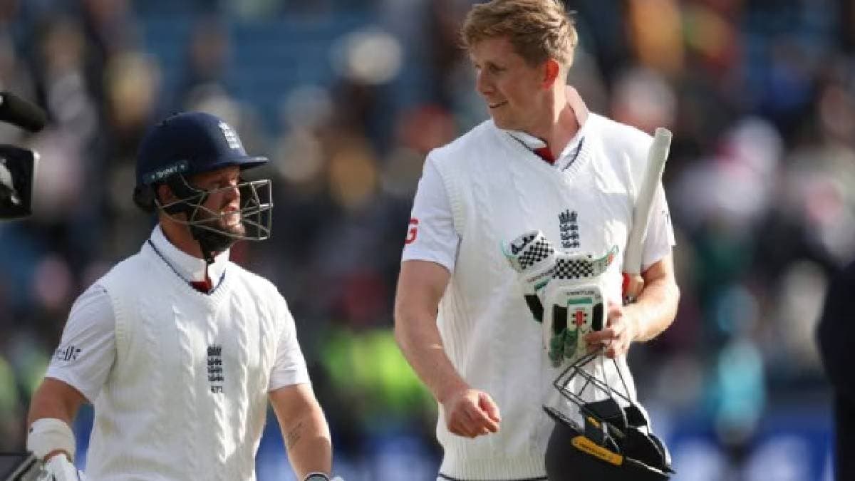 What is the record for most team runs on Day 5 to win a Test 