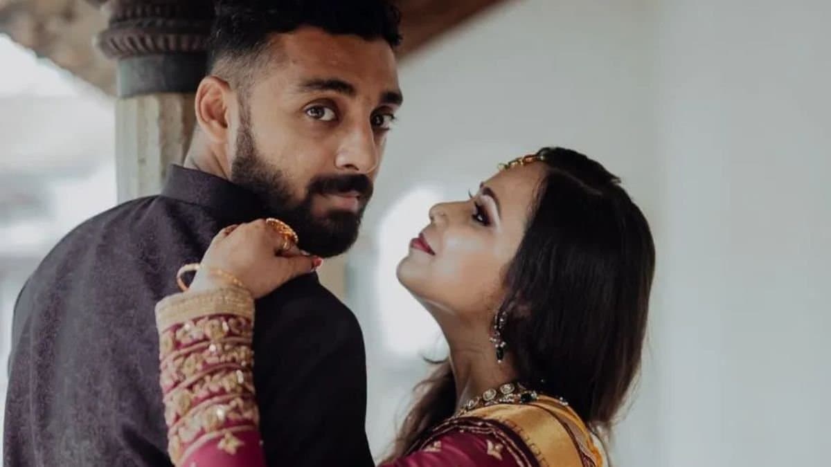 Here is the love story of Varun Chakravarthy and Neha Khedekar spt 