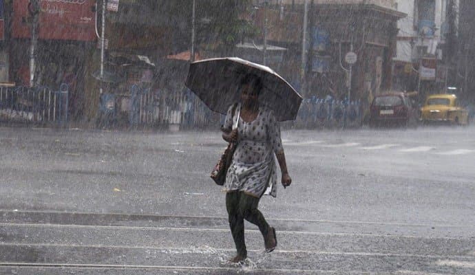 Weather Update: দিনভর দক্ষিণবঙ্গে বৃষ্টির পূর্বাভাস, উত্তরবঙ্গে ভারী বৃষ্টির সতর্কতা 