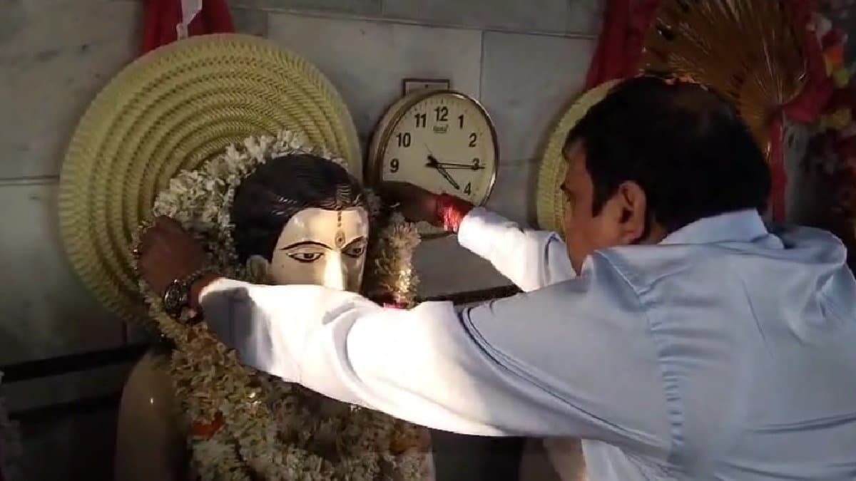 As the representative of chief minister Mamata Banerjee Minister Sujit Bose visits Thakurnagar Thakurbari