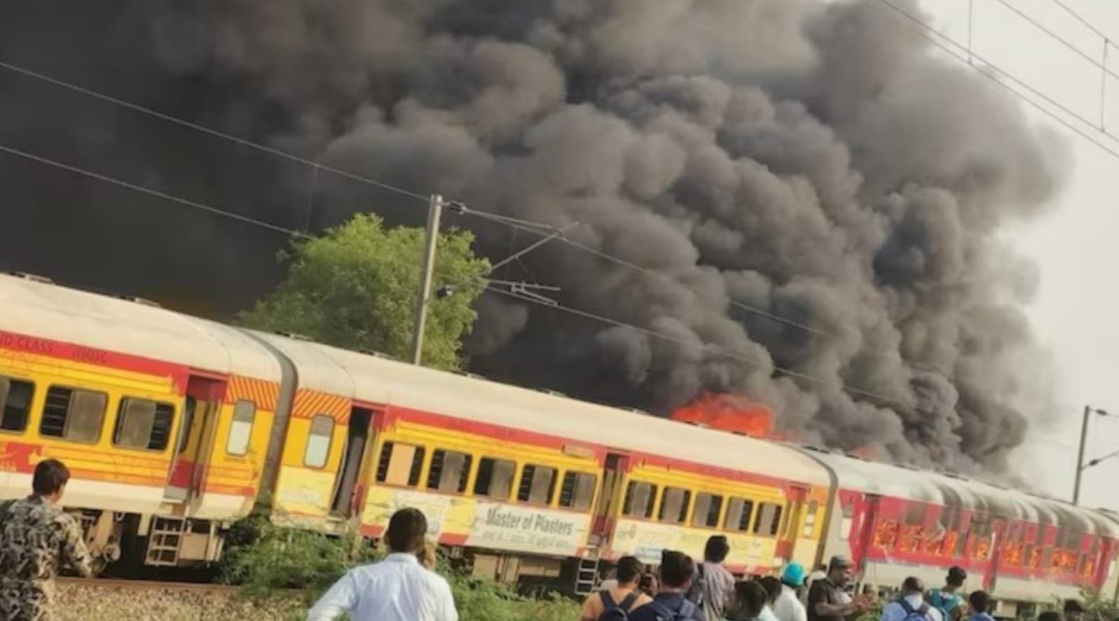 Patalkot Express: আগ্রার কাছে পাতালকোট এক্সপ্রেসে ভয়াবহ আগুন 