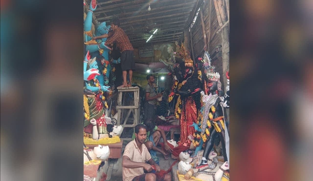 Migrant clay artists of Kumartuli