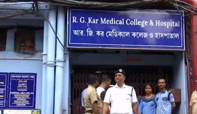 R G Kar Hospital Incident, protest of junior doctors is going on in hospitals gnr 
