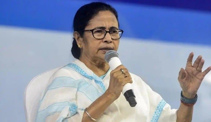 Mamata Banerjee: শনিবার সাংসদদের বৈঠকে ডাকতে পারেন মমতা