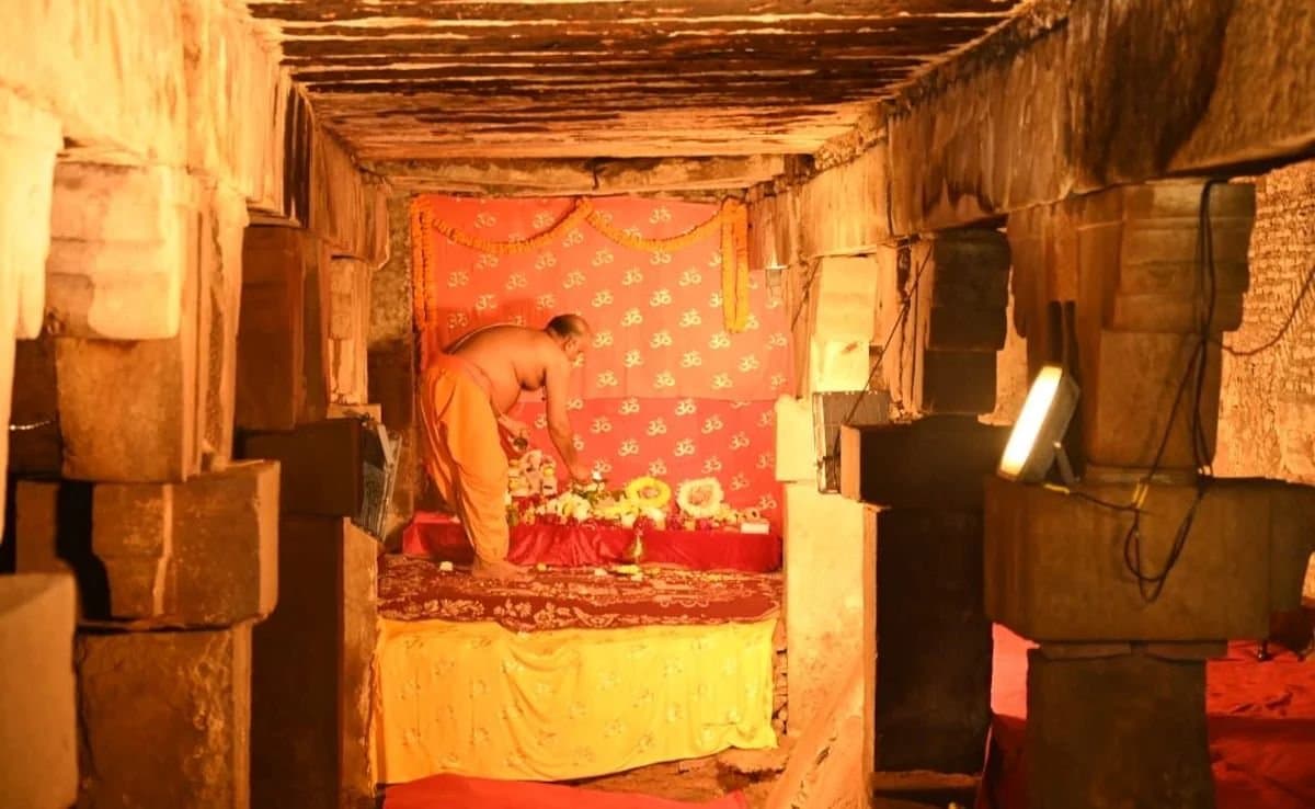 Gyanvapi: তিনদশক পর বাজল ঘণ্টা, জ্ঞানবাপীতে প্রতিদিন পাঁচ দফা আরতি
