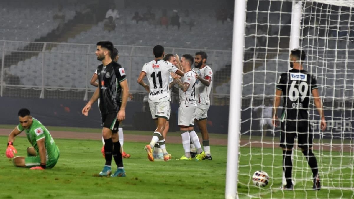 Mohammedan Sporting supporters shown dissent after loss against Mohun Bagan in ISL spt