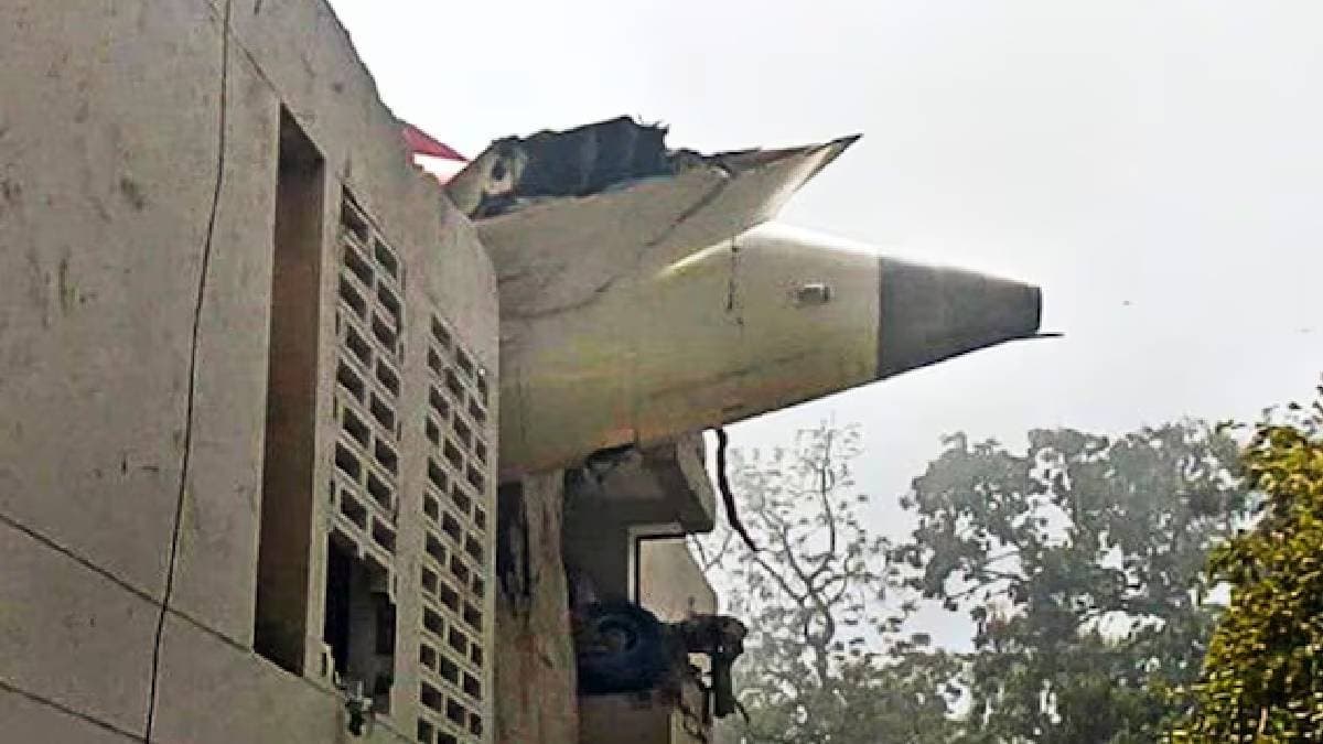 Skipped Lunch Saved Life Doctor Cheats Death In Air India Crash At Medical College Hostel Mess