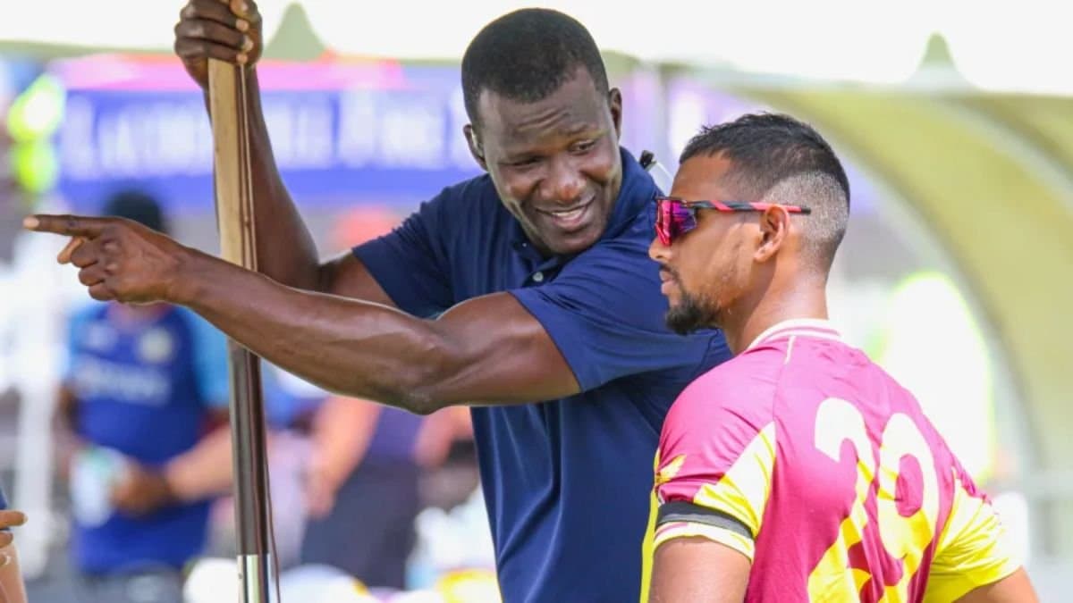 The ICC has reprimanded West Indies coach Darren Sammy for criticizing umpire 