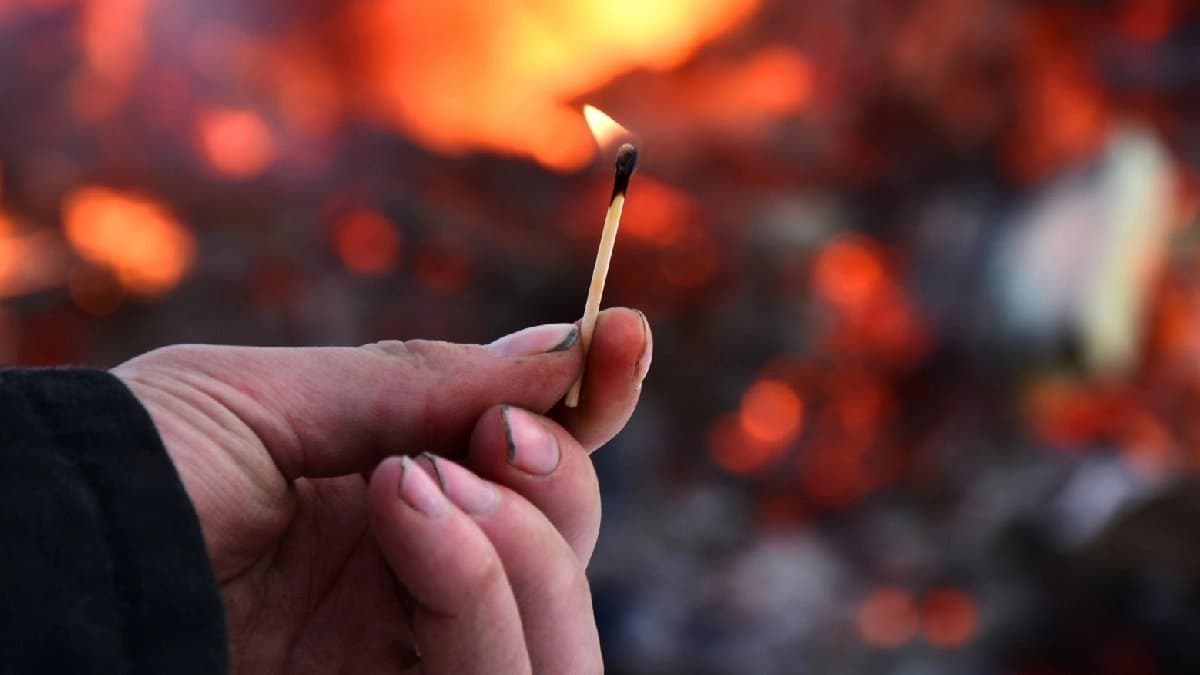 Man was trying to protect his daughter was set on fire by his son in law sources says